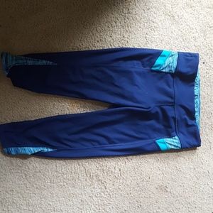 Women's small Capri leggings